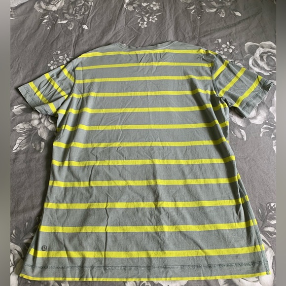 Lululemon mens 5 year basic tee sz L - Picture 3 of 4